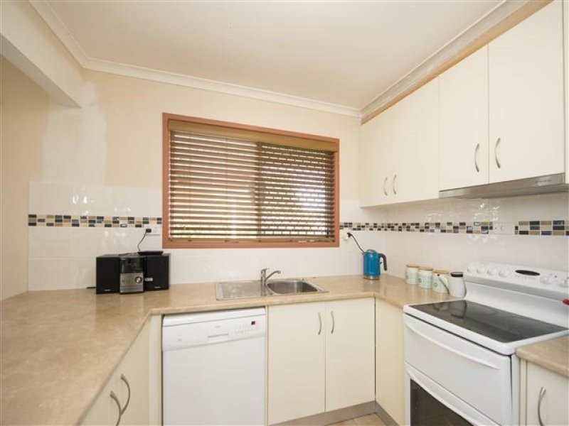 17 Luton Street, Telina QLD 4680