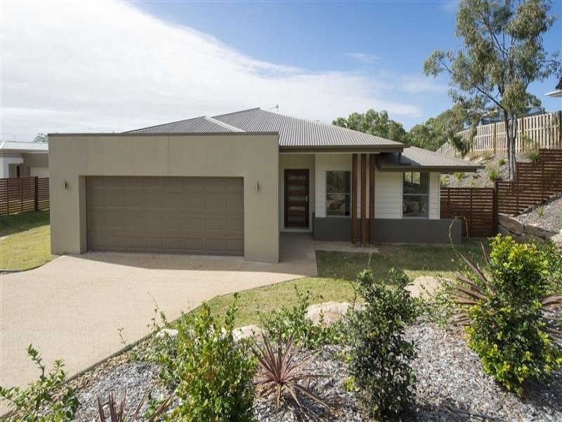 8 Carlsson Place, Kirkwood QLD 4680