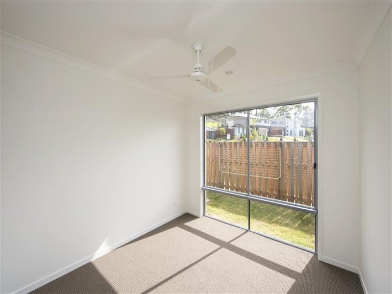 8 Carlsson Place, Kirkwood QLD 4680