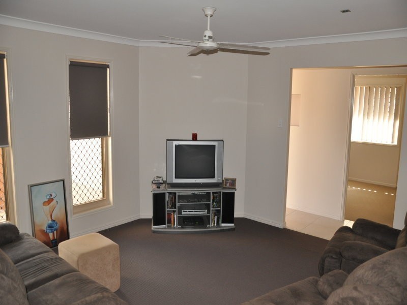 11 Julius Crescent, Clinton QLD 4680