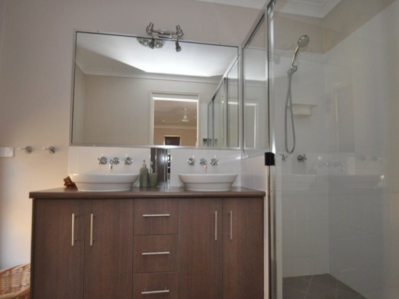 11 Julius Crescent, Clinton QLD 4680