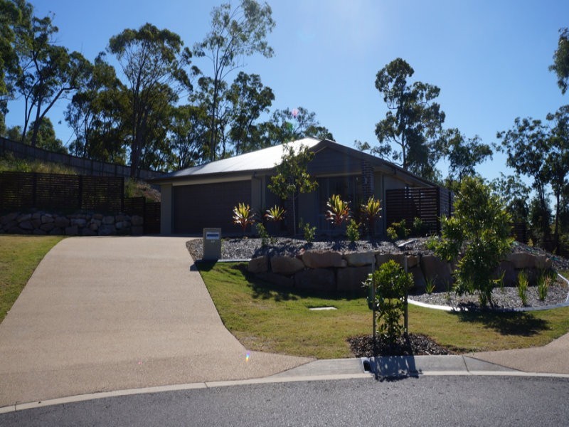 15 Carlsson Place, Kirkwood QLD 4680