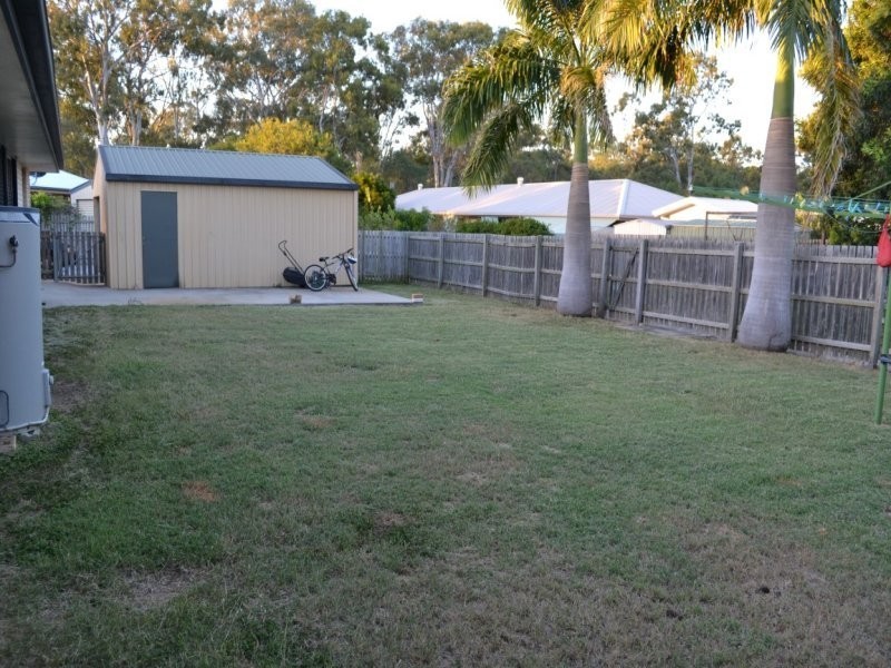 12 Sutherland Court, Telina QLD 4680