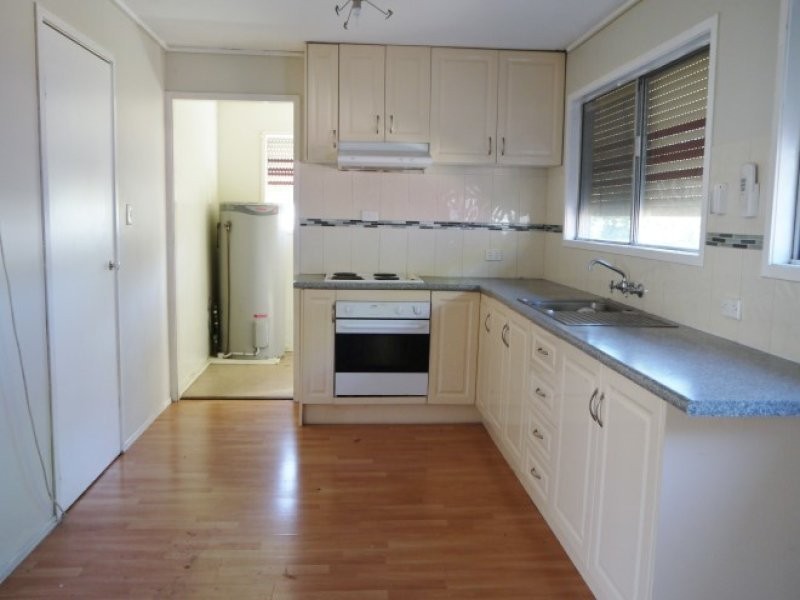 38 Wattle Street, New Auckland QLD 4680