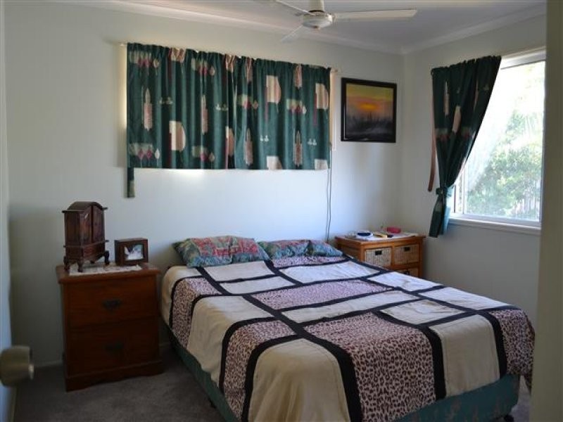 9 Beak Street, New Auckland QLD 4680