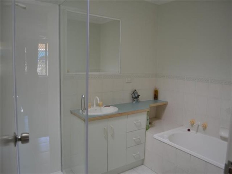 9 Beak Street, New Auckland QLD 4680