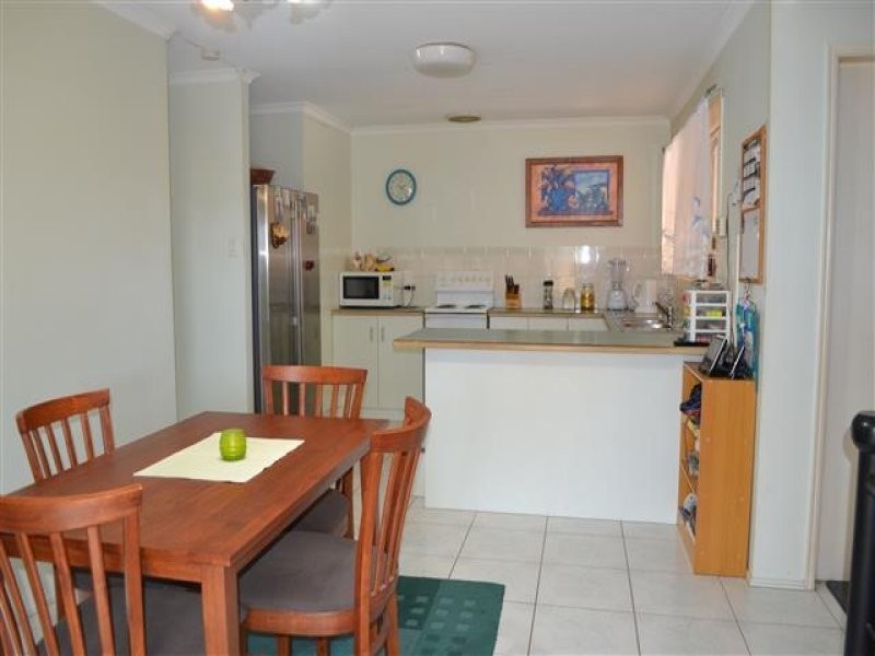 9 Beak Street, New Auckland QLD 4680