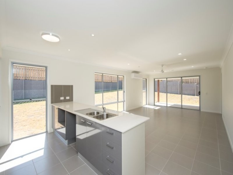 15 Kandel Court, Kirkwood QLD 4680