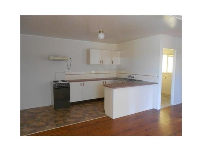 1 & 2/50 Aerodrome Road, Clinton QLD 4680