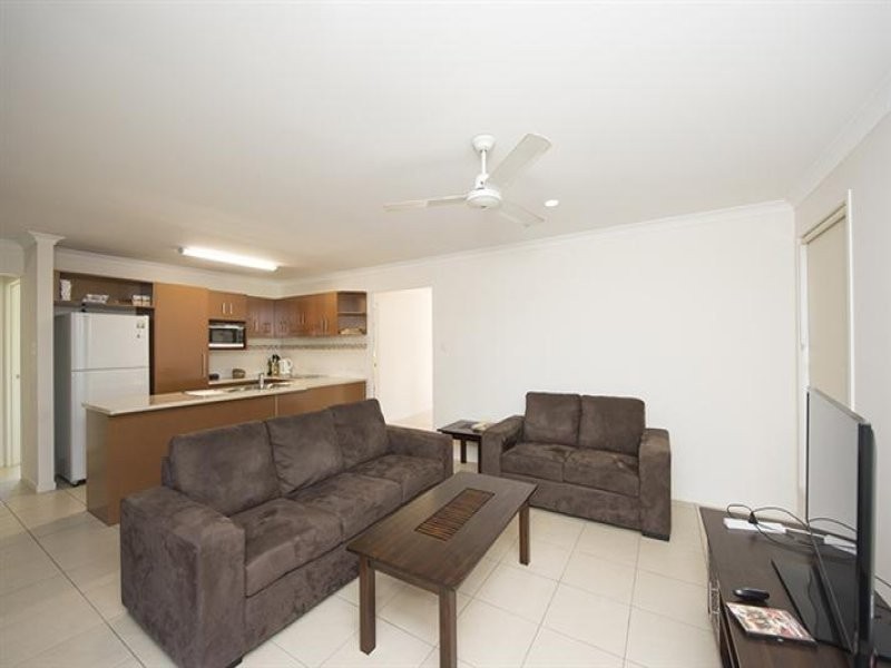 38 Dartmouth Close, Clinton QLD 4680