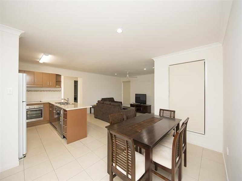 38 Dartmouth Close, Clinton QLD 4680