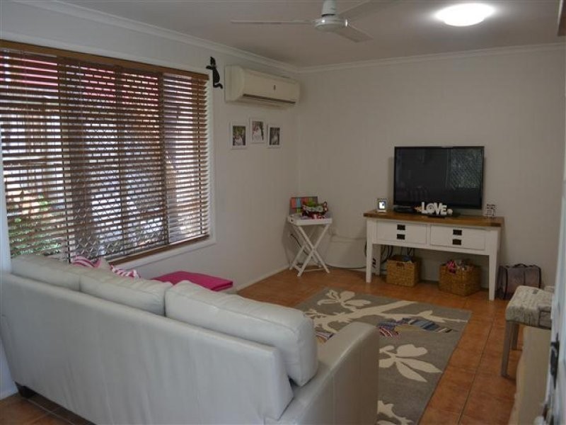 8 Flounder Crescent, Toolooa QLD 4680