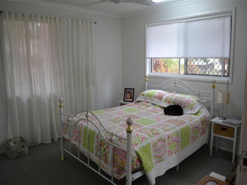 8 Flounder Crescent, Toolooa QLD 4680