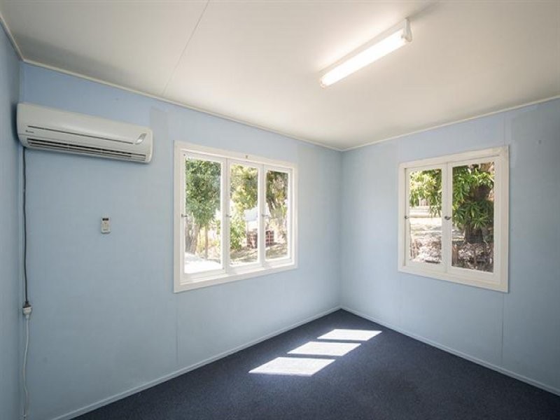 36 Dawson Highway, West Gladstone QLD 4680