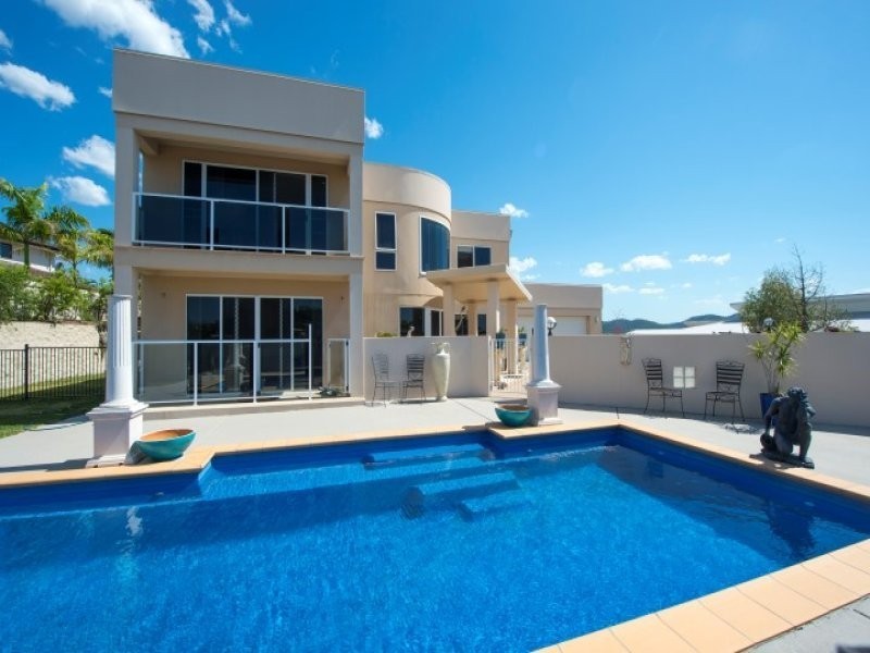 42 Wyara Close, Clinton QLD 4680