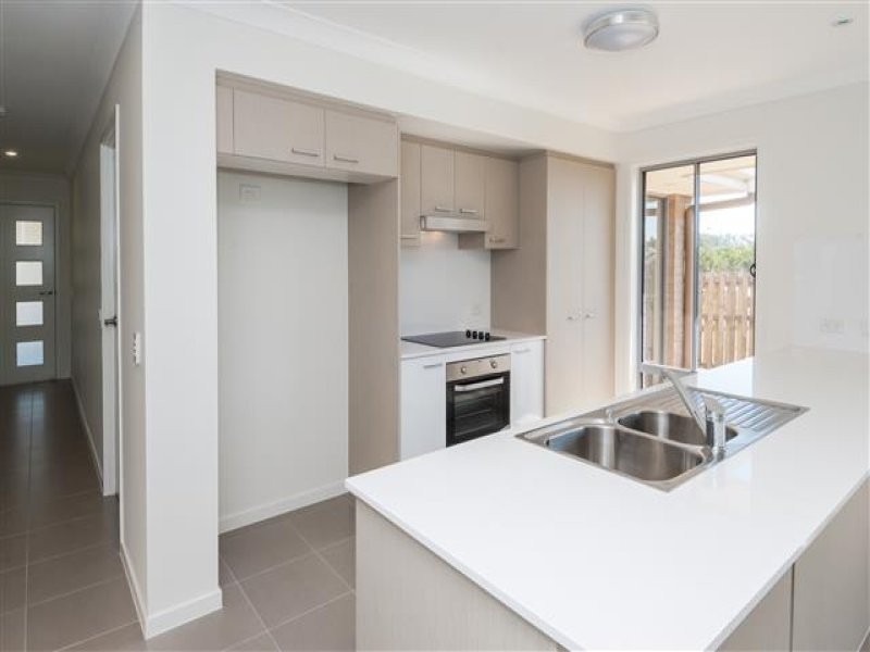 11 Kandel Court, Kirkwood QLD 4680