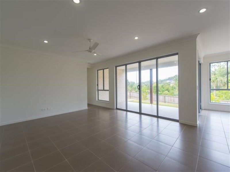 12 Carlsson Place, Kirkwood QLD 4680