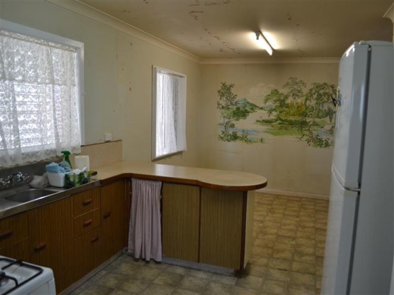 31 Flinders Street, West Gladstone QLD 4680