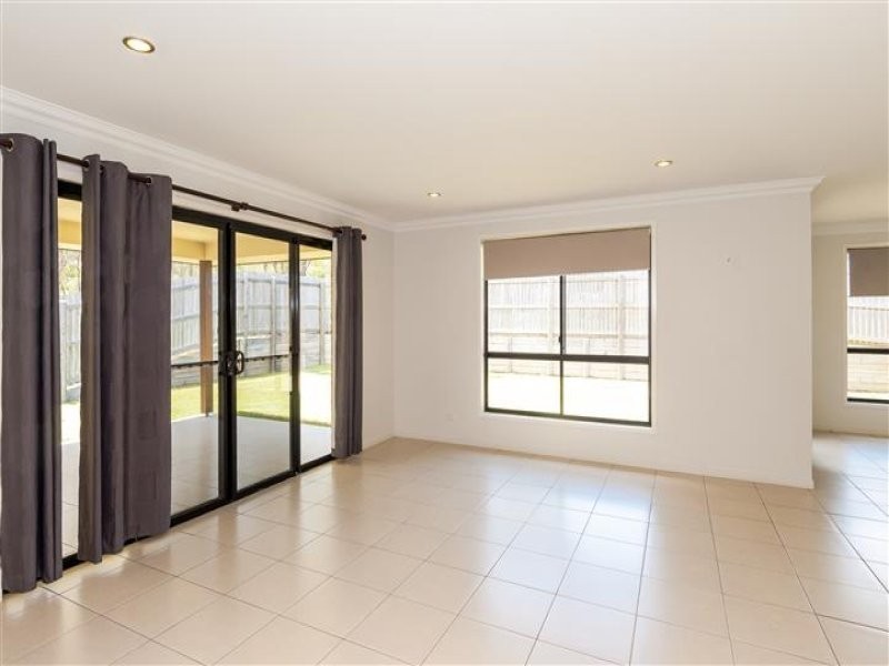 27 Grasstree Crescent, Kirkwood QLD 4680