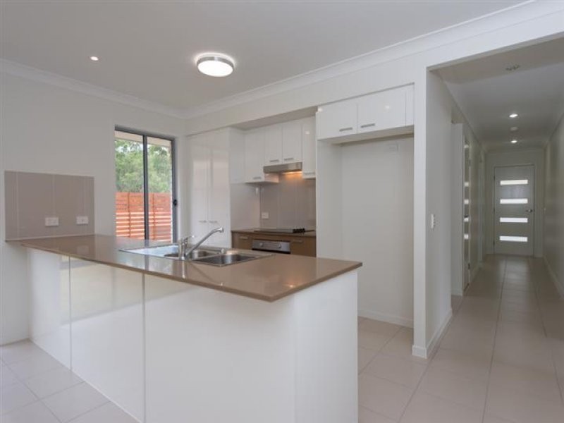 13 Kandel Court, Kirkwood QLD 4680