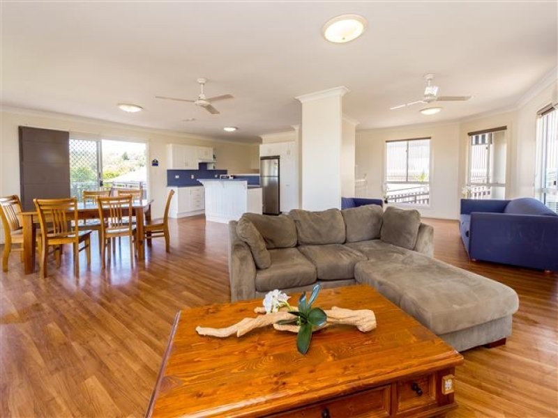 15 Walters Avenue, West Gladstone QLD 4680