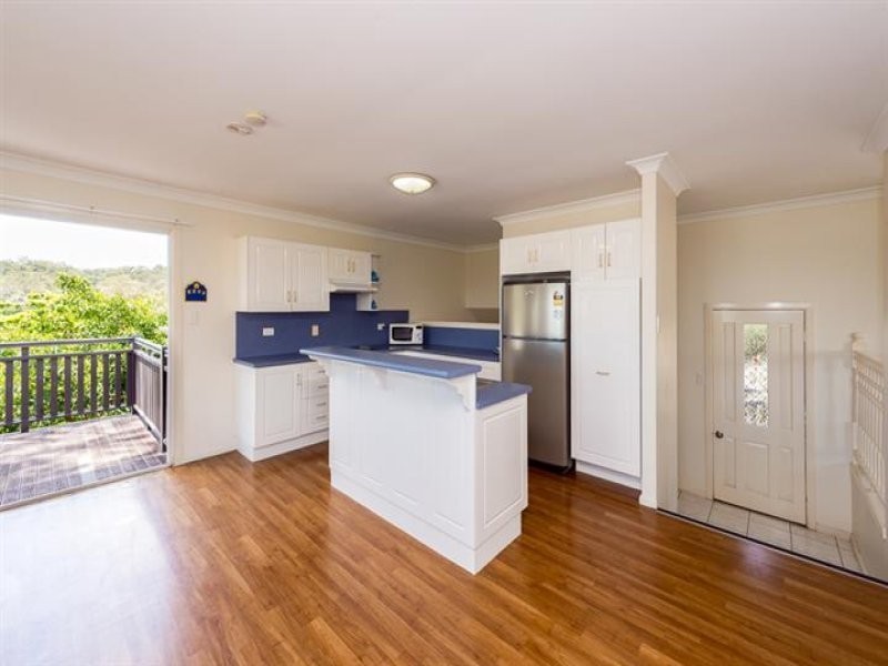 15 Walters Avenue, West Gladstone QLD 4680