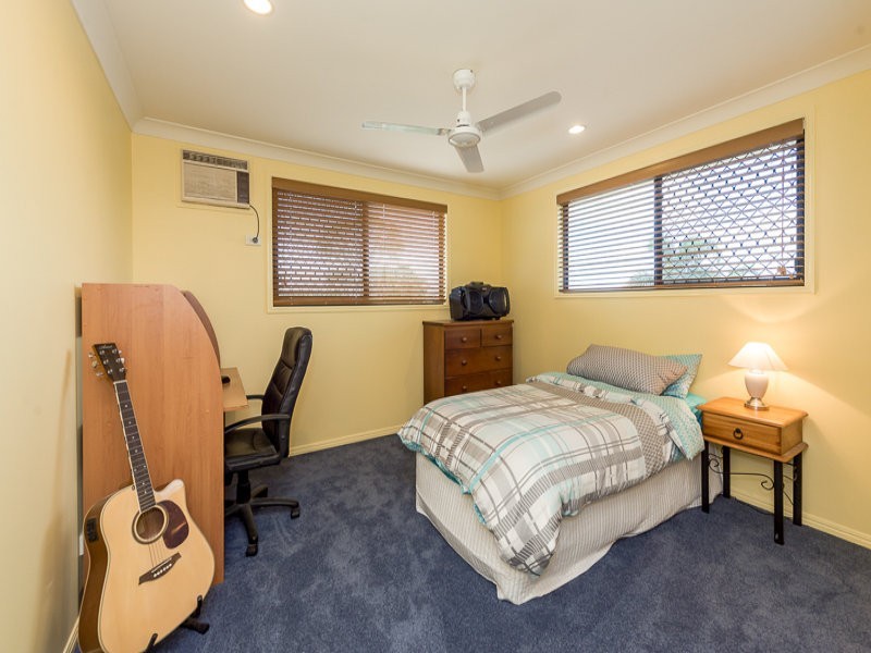 12 Fairbairn Place, Clinton QLD 4680