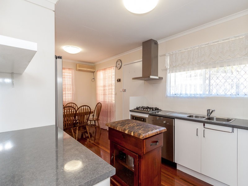 8 Matson Crescent, West Gladstone QLD 4680