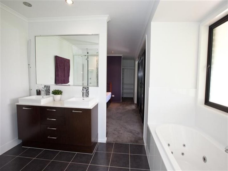 211 Schulze Road, Beecher QLD 4680