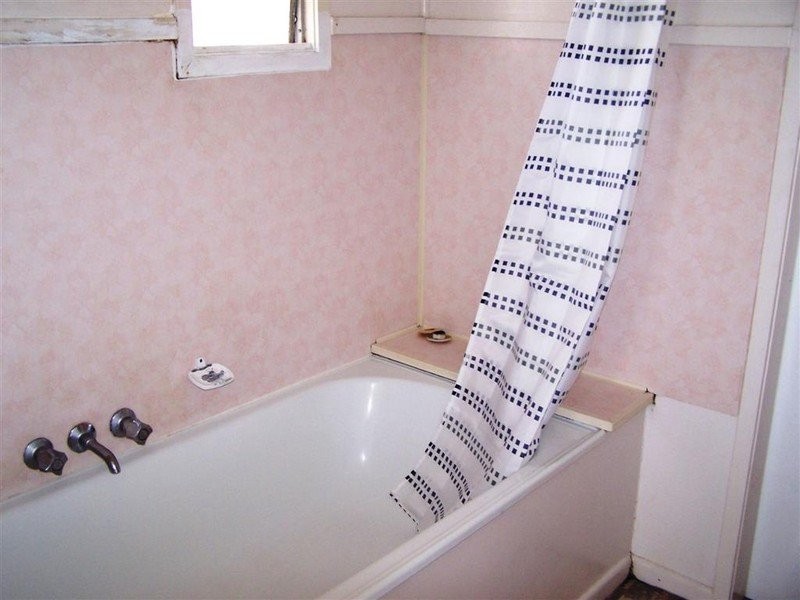 42 Bramston Street, Gladstone QLD 4680