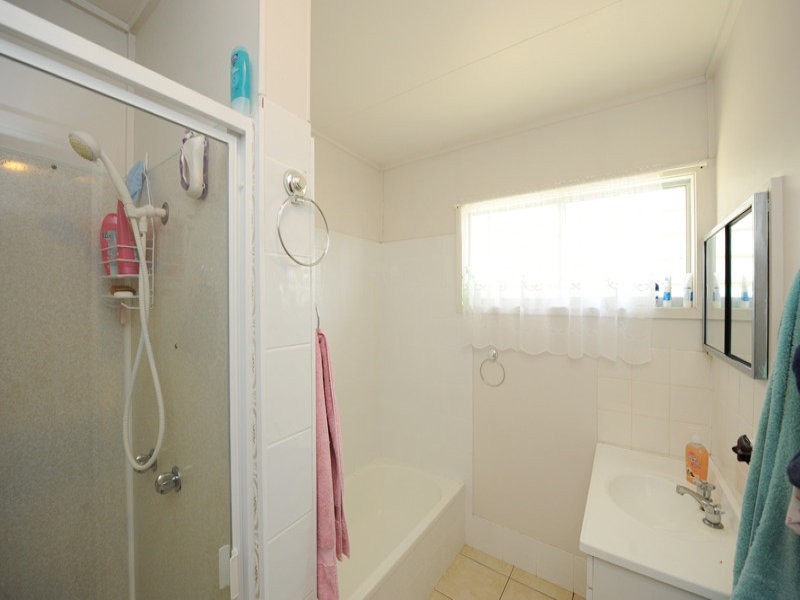 1 Peters Crescent, Gladstone QLD 4680