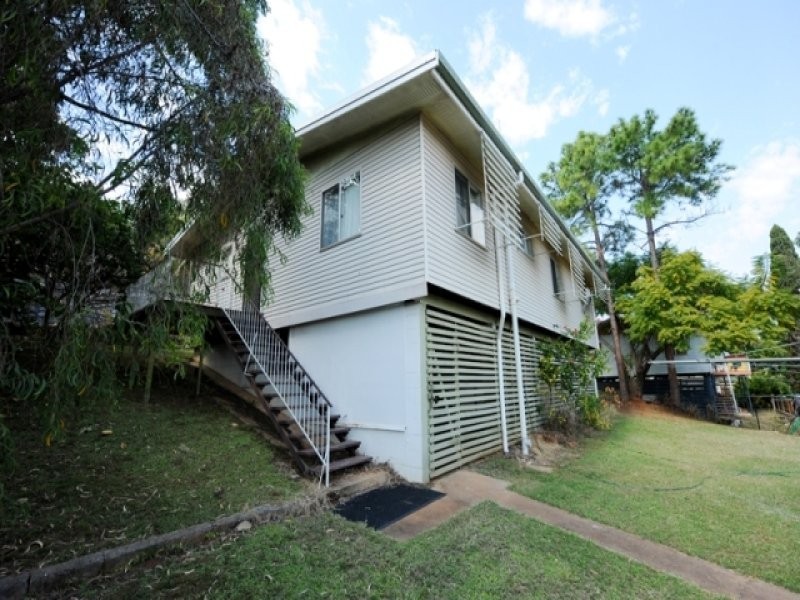 1 Peters Crescent, Gladstone QLD 4680