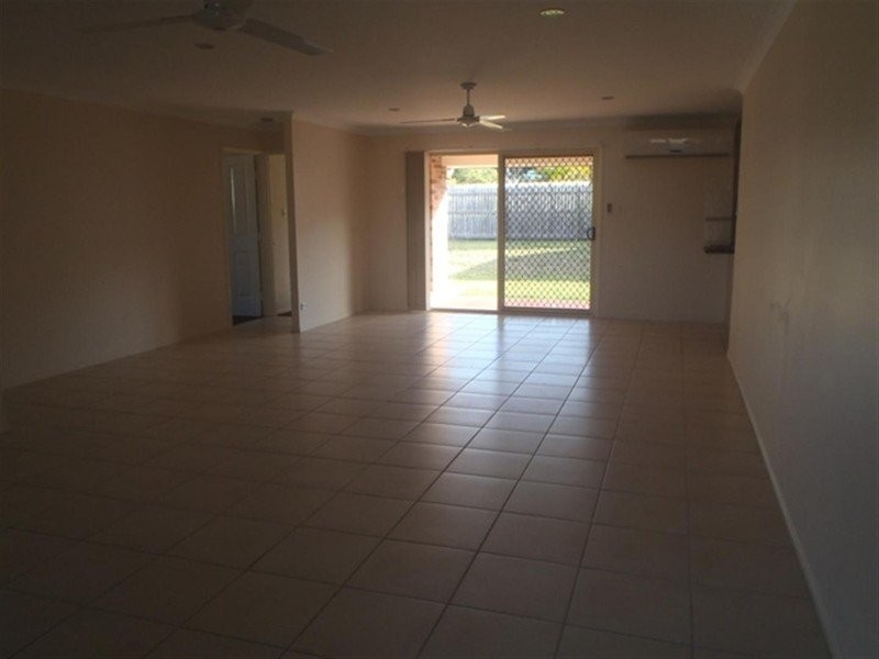 2/40 Cavella Drive, Glen Eden QLD 4680