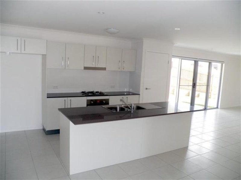 6 Windjana Court, Kirkwood QLD 4680