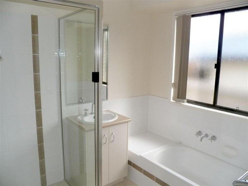 31 Golf View Drive, Boyne Island QLD 4680