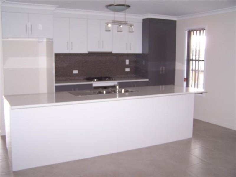 21 Bottlebrush Drive, Kirkwood QLD 4680