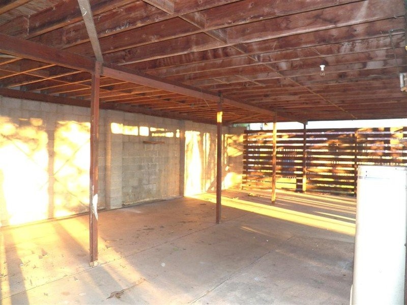 27 Willow Street, New Auckland QLD 4680