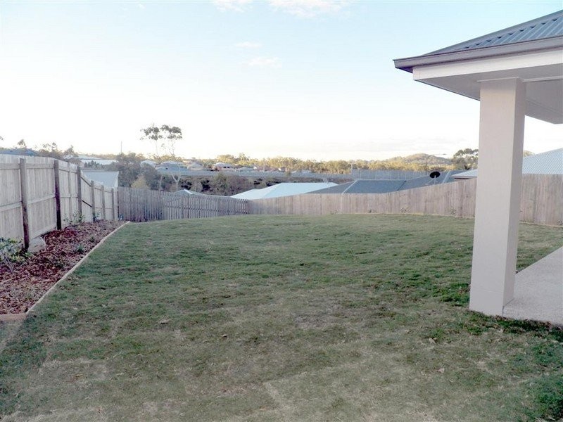 4 Deveney Drive, Kirkwood QLD 4680