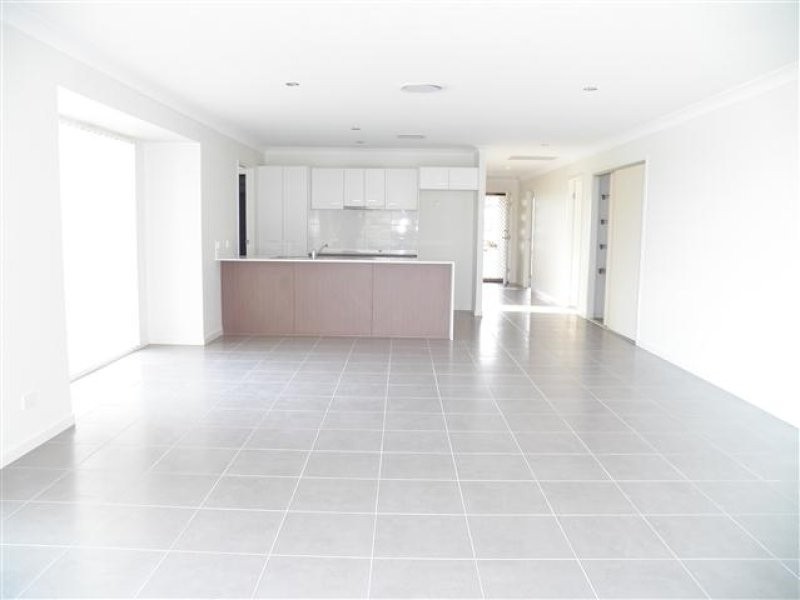 22 Sturt Court, Glen Eden QLD 4680