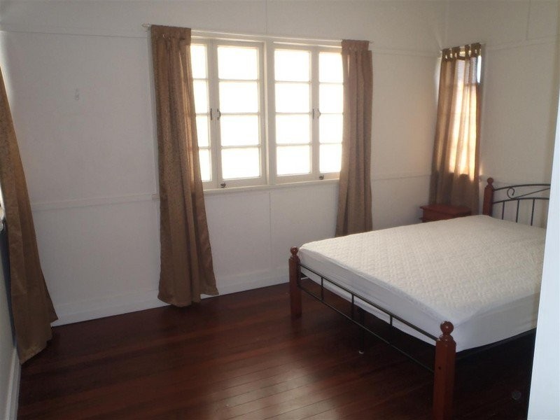 20 Boles Street, West Gladstone QLD 4680