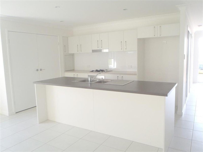 13 Keeling Court, Kirkwood QLD 4680