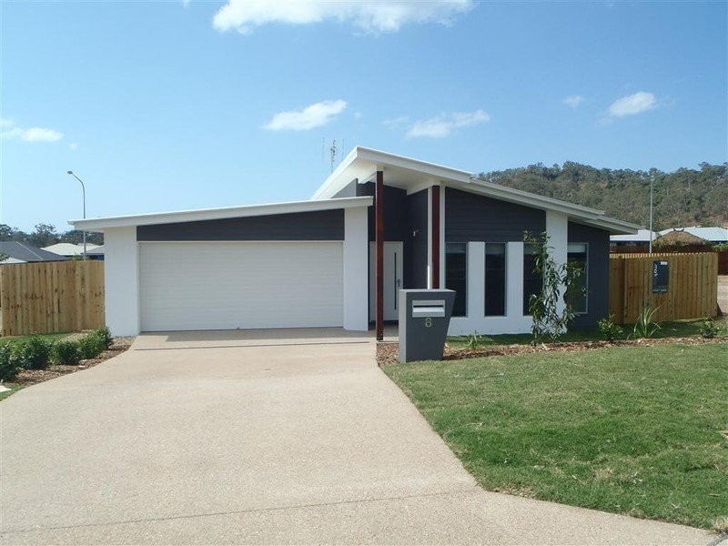 8 Parkway Crescent, Kirkwood QLD 4680