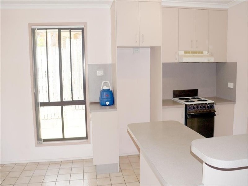 2/18 Chapman Drive, Clinton QLD 4680