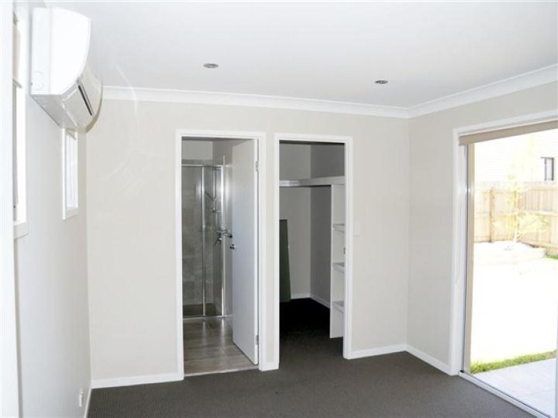 1A Telopea Place, Kirkwood QLD 4680