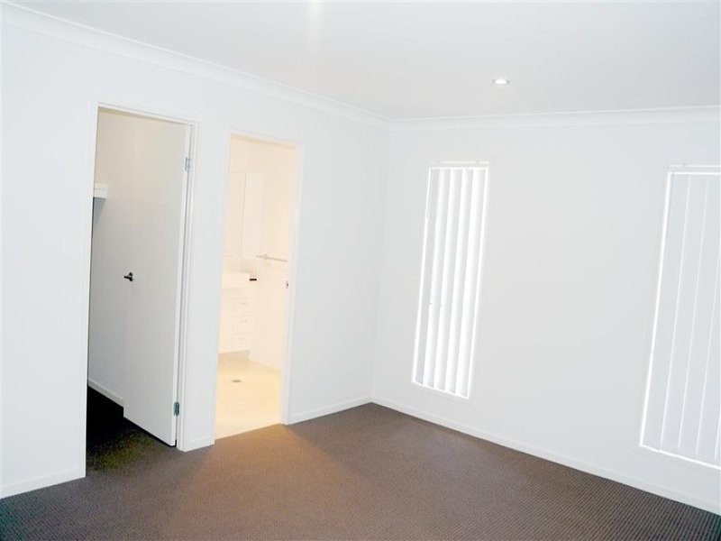 7 Lenthall Street, Boyne Island QLD 4680