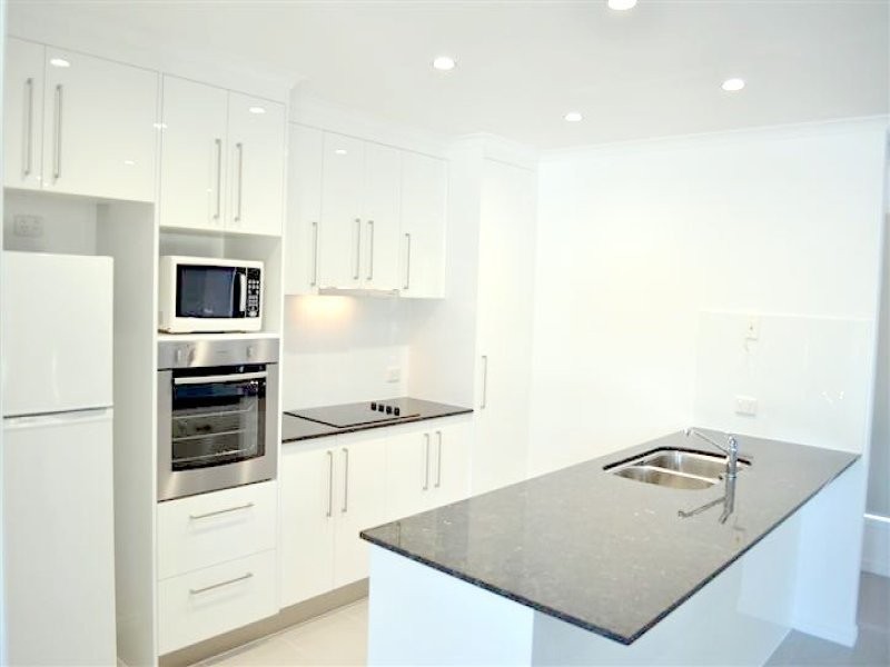 2/1 Scorpius Place, Telina QLD 4680