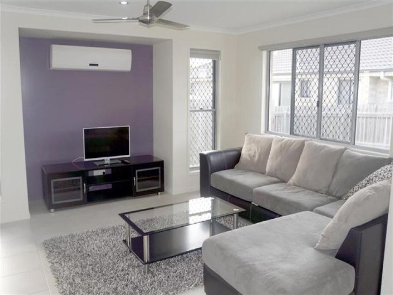 2/4 View Point, Kirkwood QLD 4680