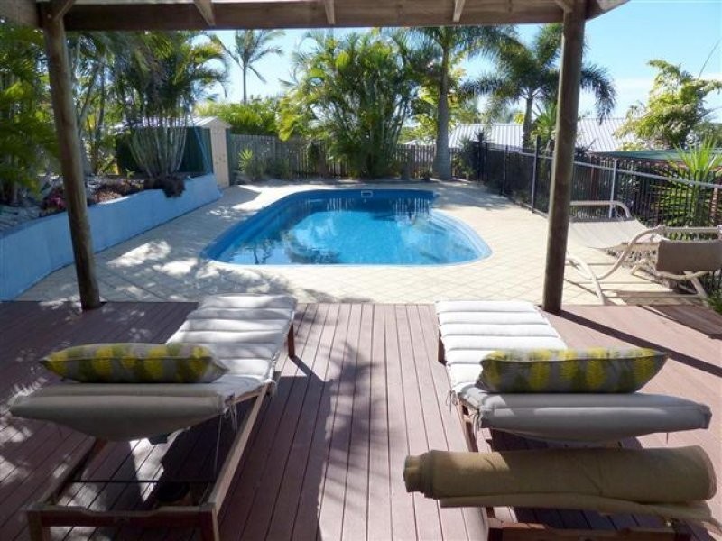 8 Kenneth Court, New Auckland QLD 4680