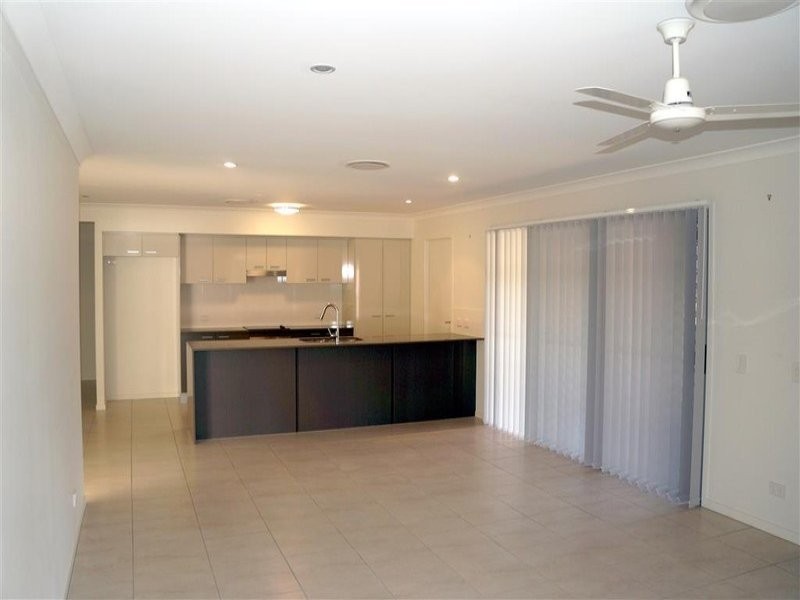 4 Carlsson Place, Kirkwood QLD 4680