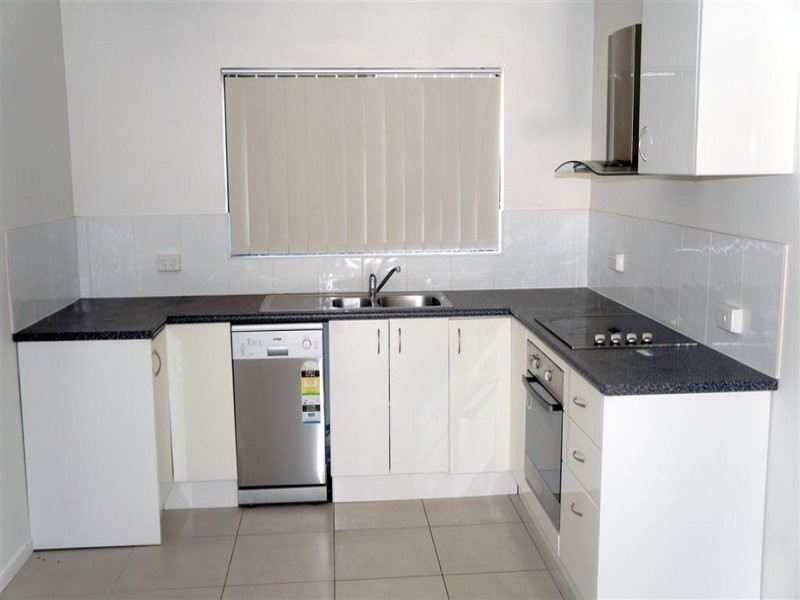 1/27 Mylne Street, West Gladstone QLD 4680